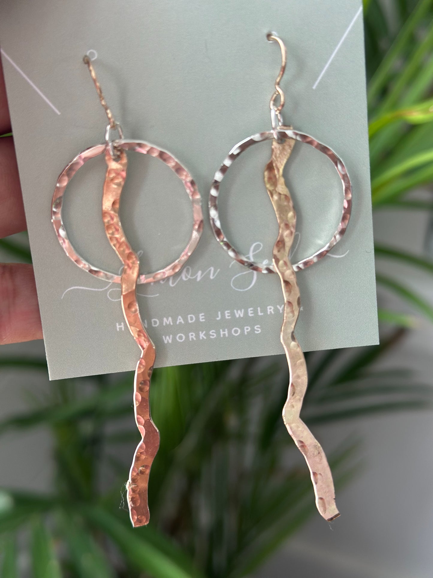 Mixed metal wavy earrings