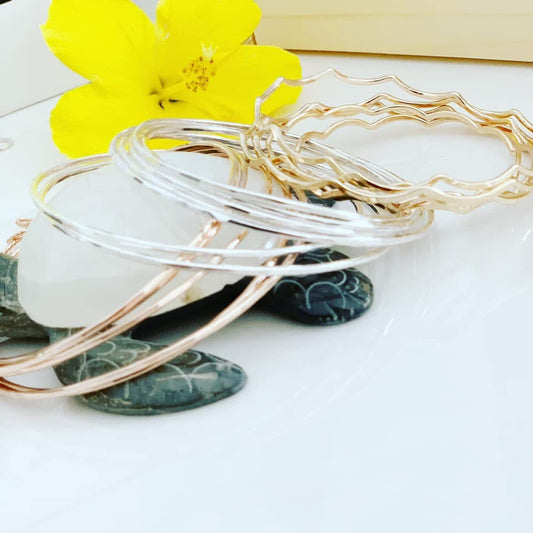 Wavy or Stright bangles