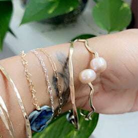 Beautiful Wavy Freshwater Pearl cuff