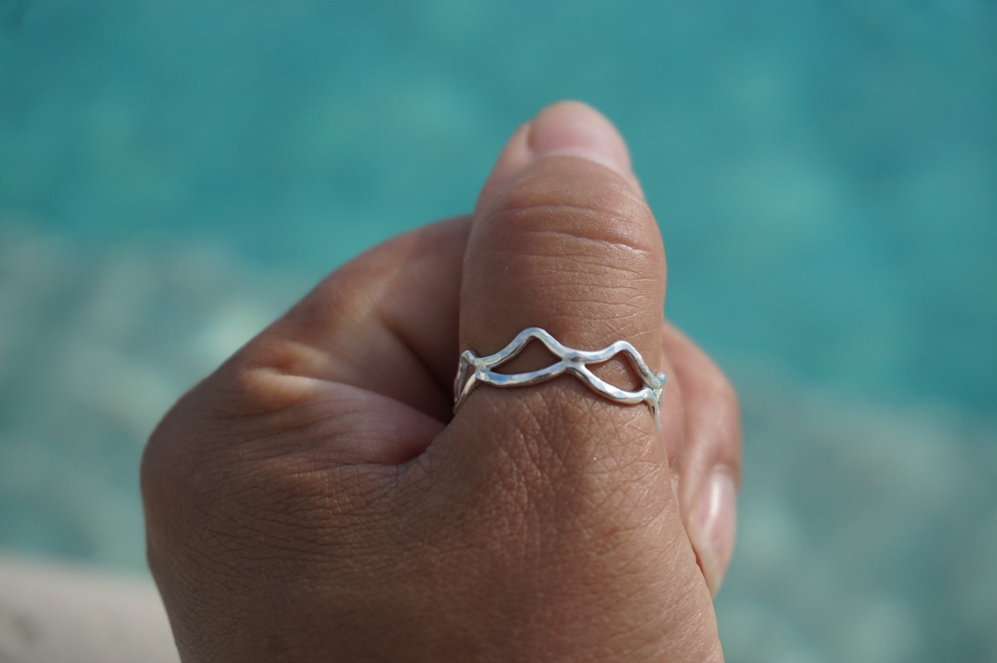 Ocean wave ring